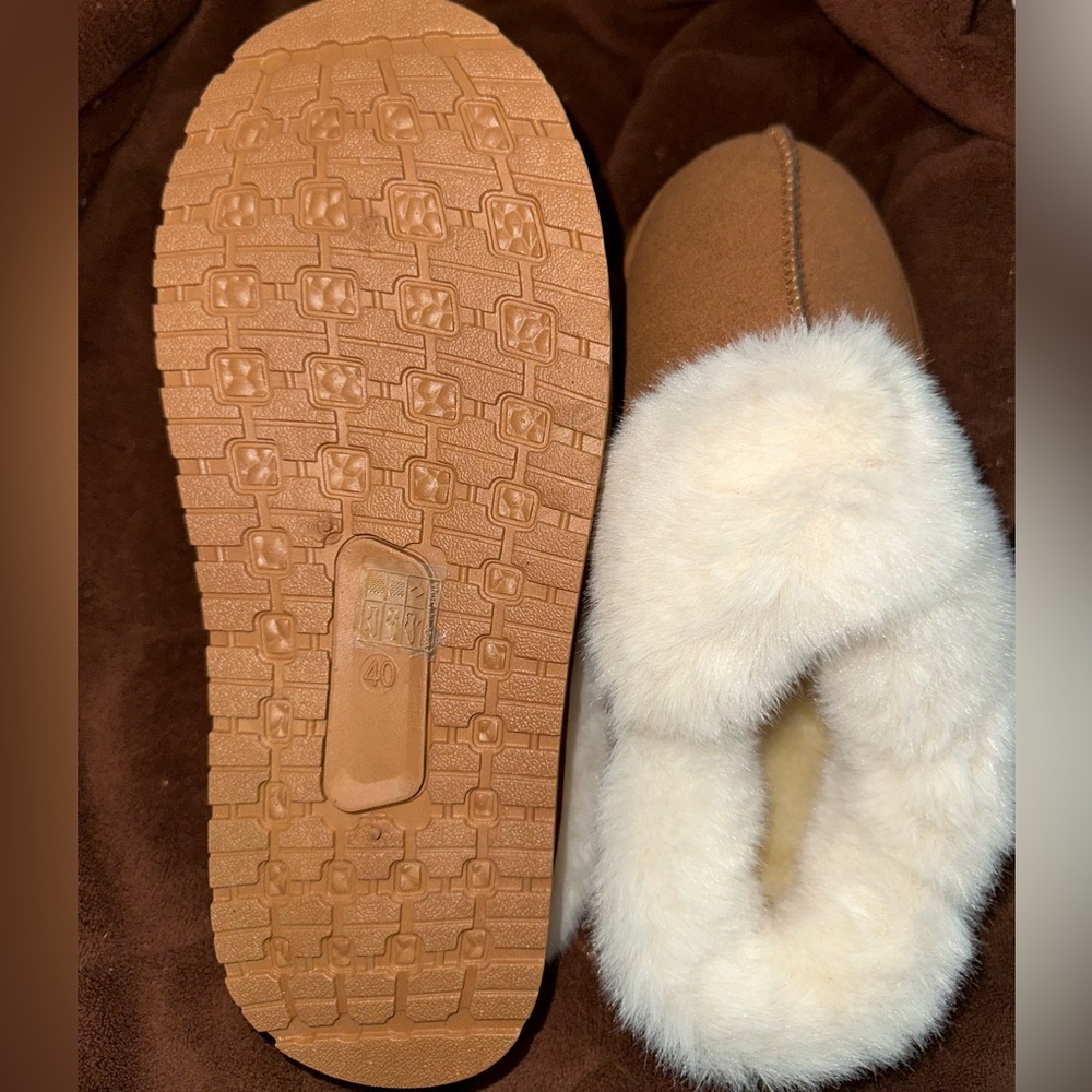 Lined slippers with platform